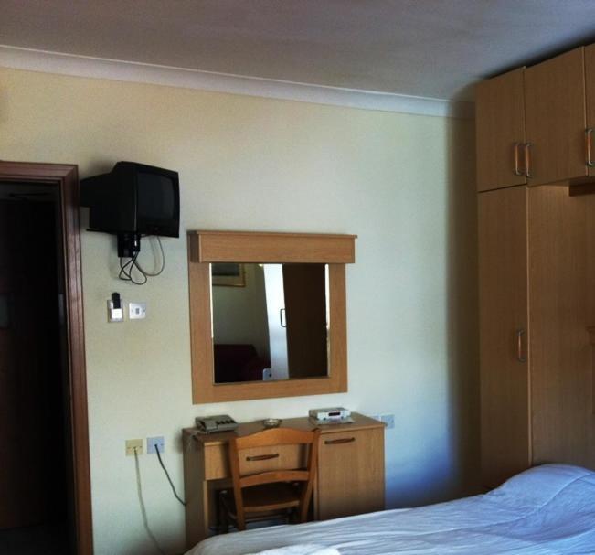 Clover Holiday Complex Qawra Room photo